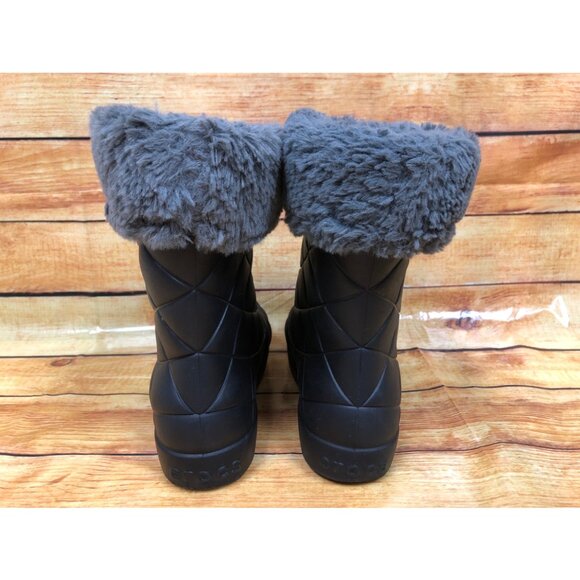 CROCS Black & Gray Quilted Design Rain Boots Faux Fur Trim Womens 7 (c7h) - Picture 9 of 10